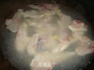皮蛋鱼片汤的做法步骤：6