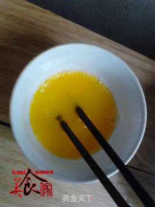 炒鸡蛋面的做法步骤：2