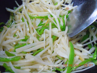 【川菜】青椒土豆丝的做法步骤：6