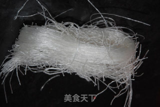 【川菜】家庭版蚂蚁上树的做法步骤：1