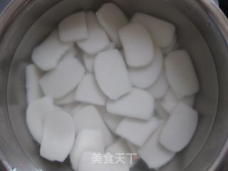 番茄炒年糕的做法步骤：2