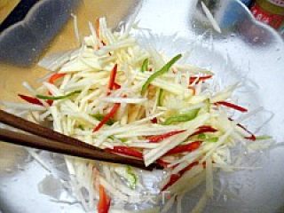 酸辣苹果丝的做法步骤：8