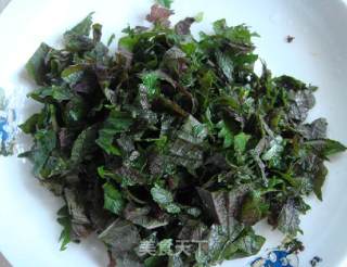 紫苏鸡蛋饼的做法步骤：1