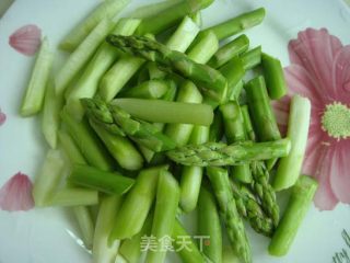 芦笋培根小炒的做法步骤：2