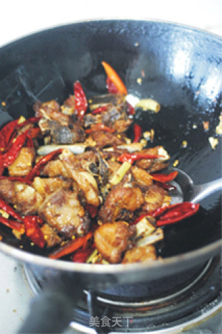 【麻辣排骨】四道工序打造夏天开胃肉菜的做法步骤：8