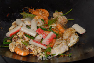【川菜】麻辣海鲜锅的做法步骤：12