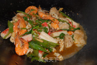 【川菜】麻辣海鲜锅的做法步骤：13