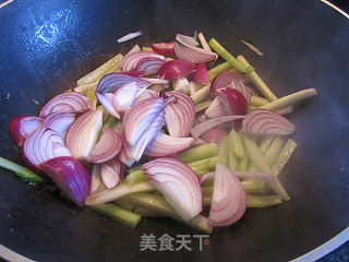 肉丝炒双蔬的做法步骤：4