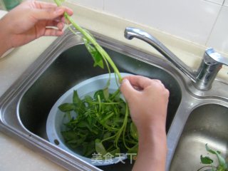 【川菜】——青红小米辣拌空心菜的做法步骤：2