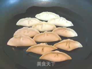 【小媳妇招牌饺子】——生煎酱肉饺的做法步骤：12