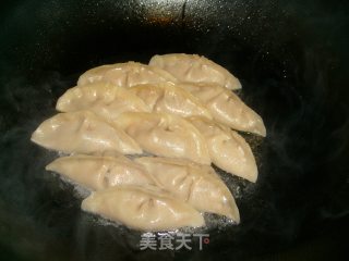 【小媳妇招牌饺子】——生煎酱肉饺的做法步骤：15