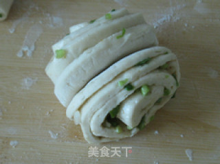 葱香花卷的做法步骤：6