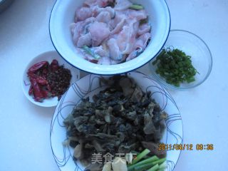 [川菜]---酸菜鱼的做法步骤：2