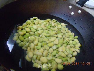 【川菜】酸菜蚕豆的做法步骤：2