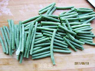 麻辣豇豆的做法步骤：1