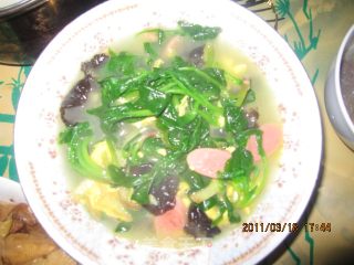 上汤菠菜的做法步骤：1