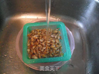 “盘中明珠”鲜之螺——白灼黄米螺的做法步骤：1