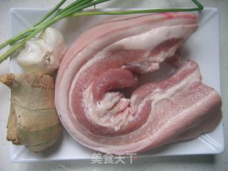 【川菜】蒜泥白肉的做法步骤：1