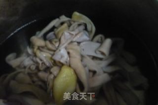 凉拌鸭肠的做法步骤：2