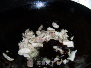 酱香浓郁的--酱焖肉片扁豆的做法步骤：6