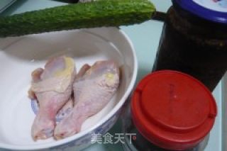 酸辣鸡丝的做法步骤：1