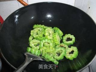 干煸肉末苦瓜的做法步骤：4