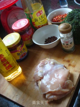 [川菜]-麻辣鸡扒的做法步骤：1
