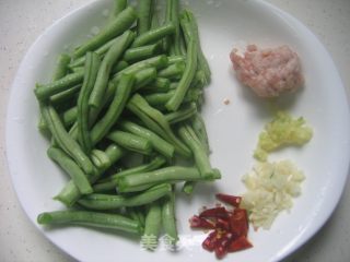 【川菜】干煸豆角的做法步骤：2