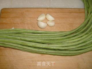 红油豆角的做法步骤：1