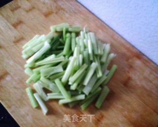 炝拌土豆丝的做法步骤：3