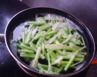 炝拌土豆丝的做法步骤：5