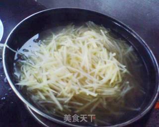 炝拌土豆丝的做法步骤：6