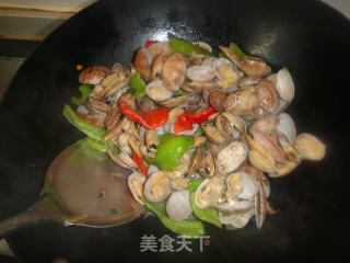 尖椒炒蛤的做法步骤：3