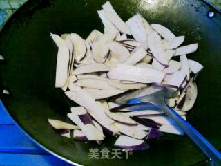 不辣滴红烧肉茄子的做法步骤：4