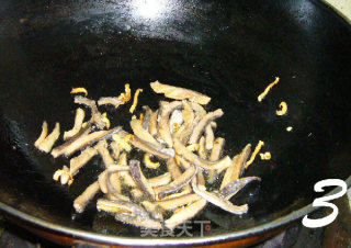 豆鼓情缘---豆鼓青椒炒鱼干的做法步骤：3