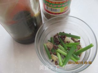 [川菜]---香酥排骨的做法步骤：1