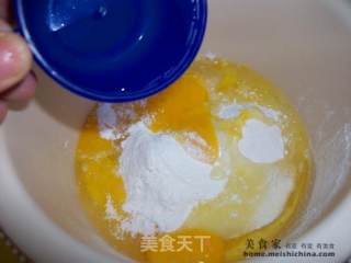 蒸鸡蛋糕的做法步骤：2