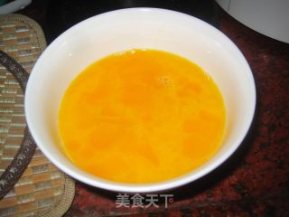 菜椒洋葱炒鸡蛋的做法步骤：1