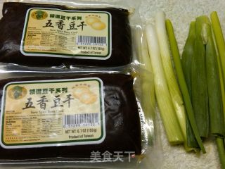 素炒香干（豆干）的做法步骤：1