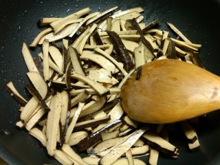 素炒香干（豆干）的做法步骤：3