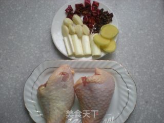 【川菜】—宫保鸡丁的做法步骤：1