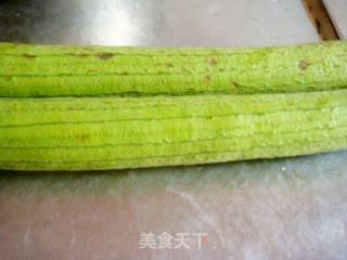 【川菜】--剁椒丝瓜炒蛋的做法步骤：1