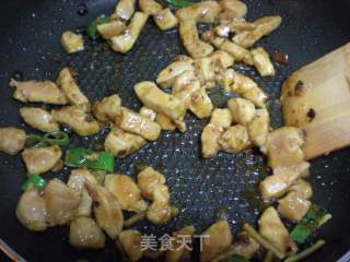 【川菜】—辣子鸡丁的做法步骤：4