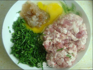 鲜虾肉馅饼的做法步骤：1