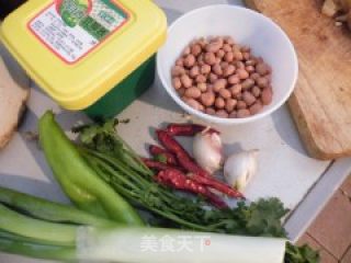 宫保鸡丁的做法步骤：1