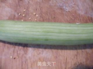 辣炒丝瓜鸡蛋的做法步骤：1