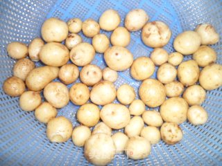 麻辣孜然香小土豆的做法步骤：1