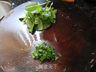 薄荷烤虾的做法步骤：2