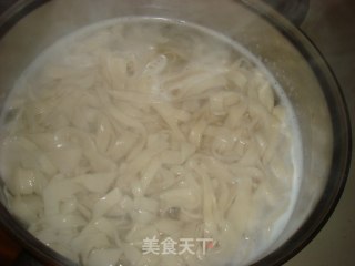 海鲜手擀面的做法步骤：8