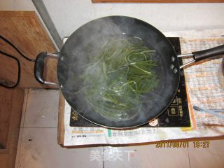 什锦海带丝的做法步骤：1